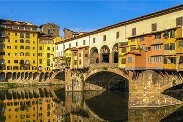 florence with locals about us page - a picture of florence ponte vecchio - About us page