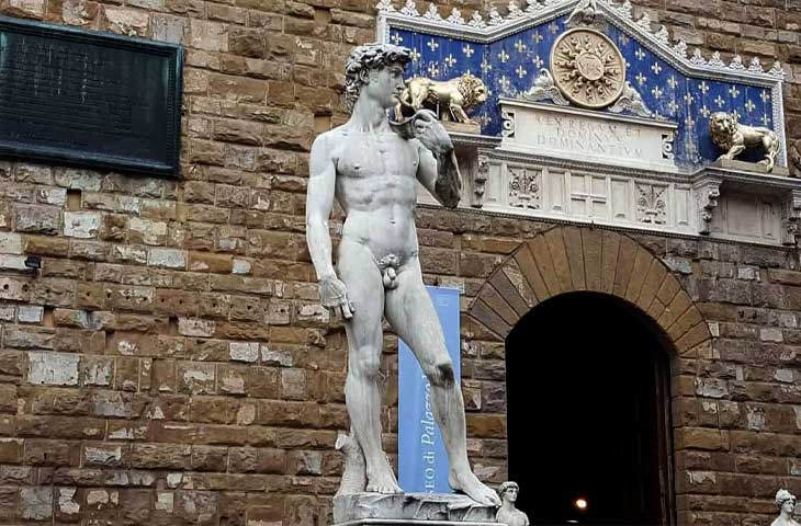 statue of david by michelangelo