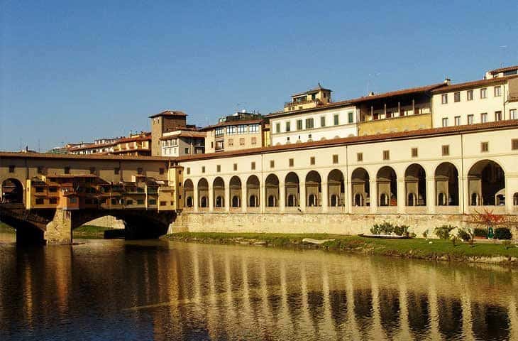 Is Corridoio Vasariano free? Currently, the Vasari Corridor is not open. It was closed to visitors for security reasons in 2016 and has been undergoing important renovation,